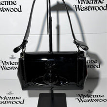 Embossed Chain Crossbody Bag — Small Casual Shoulder Bag